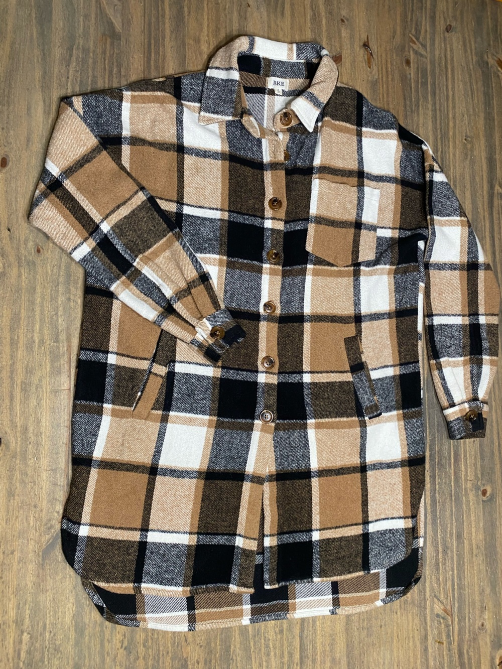 BKE Plaid Button-Up Shacket in Tan Black and White